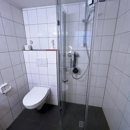 בית נופש House With Garden, 3 & Private Garage In קלן