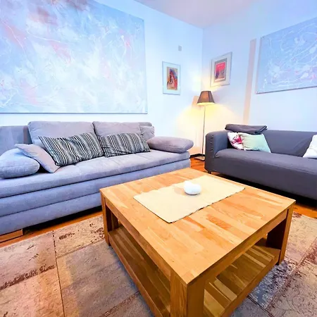 Haus Mit Garten Und Privater Garage * Keulen