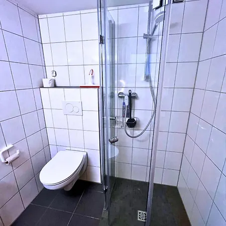 Haus Mit Garten Und Privater Garage بيت للعطل كولونيا