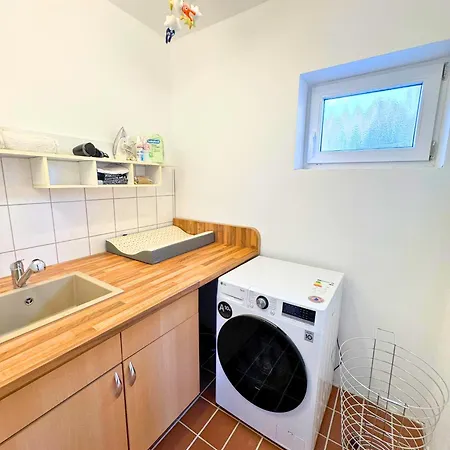 Haus Mit Garten Und Privater Garage *