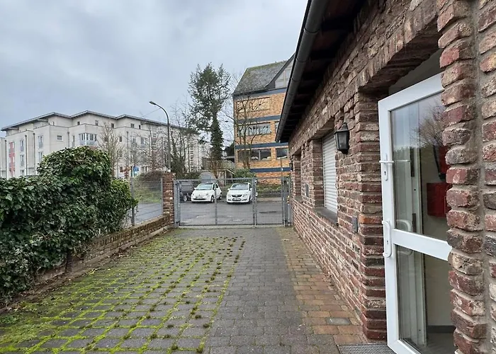 House With Garden, 3 & Private Garage In