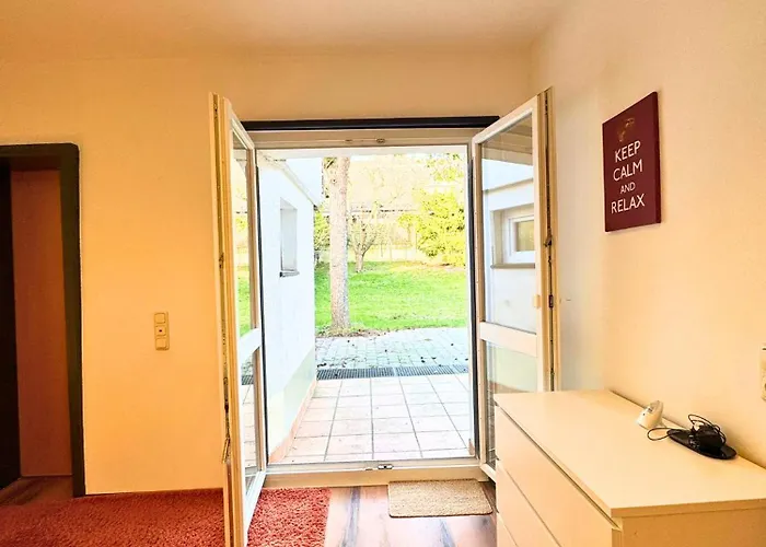 Haus Mit Garten Und Privater Garage Nyaraló