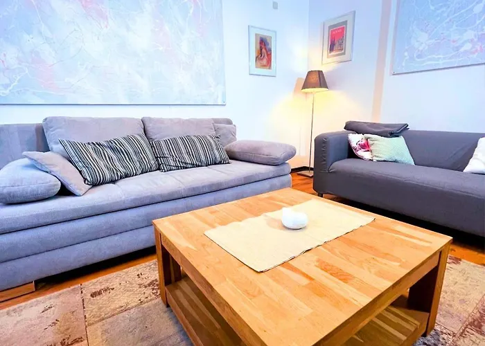 Haus Mit Garten Und Privater Garage * Keulen