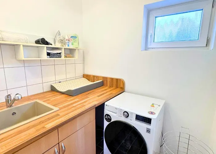 Haus Mit Garten Und Privater Garage *