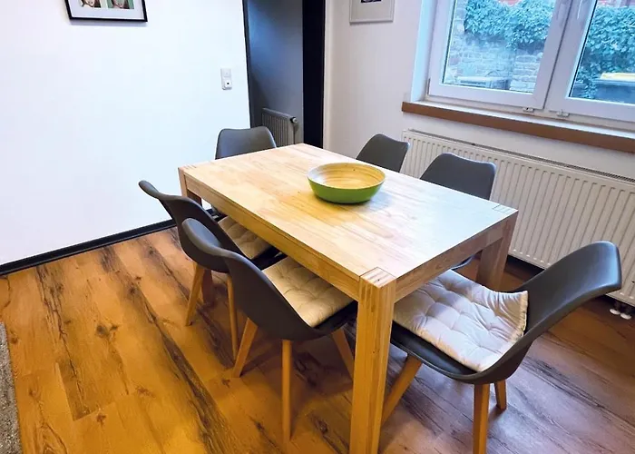 Semesterbostad House With Garden, 3 & Private Garage In