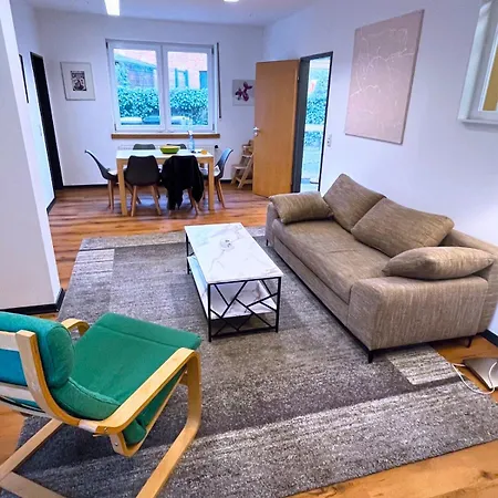 度假居 House With Garden, 3 & Private Garage In