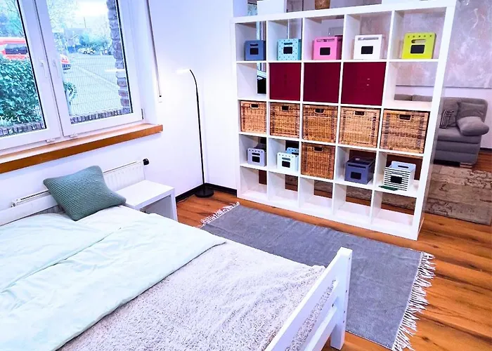 Haus Mit Garten Und Privater Garage * Köln